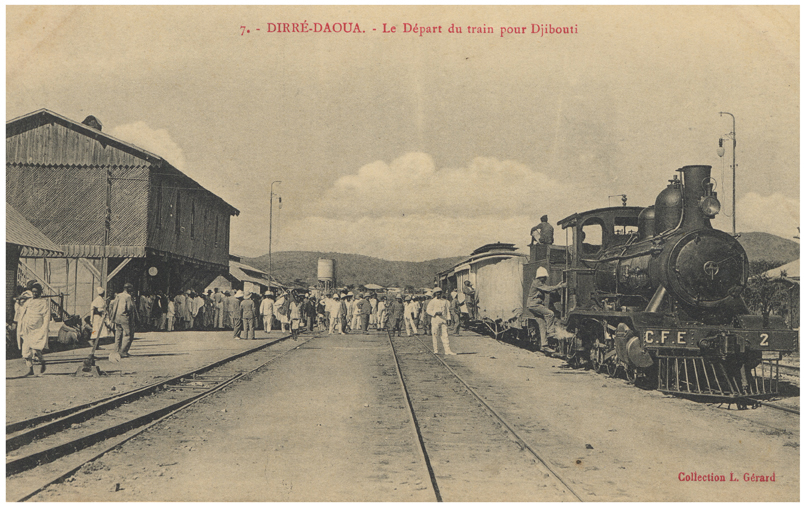 Le départ du train, tracté par la « Léopard », locomotive SLM de la fabrique suisse de Winterthur (numéro 2 de la Compagnie du franco-éthiopien). Coll. P CANU